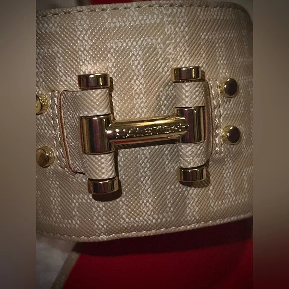 Halston Beige Heels - Picture 3 of 6